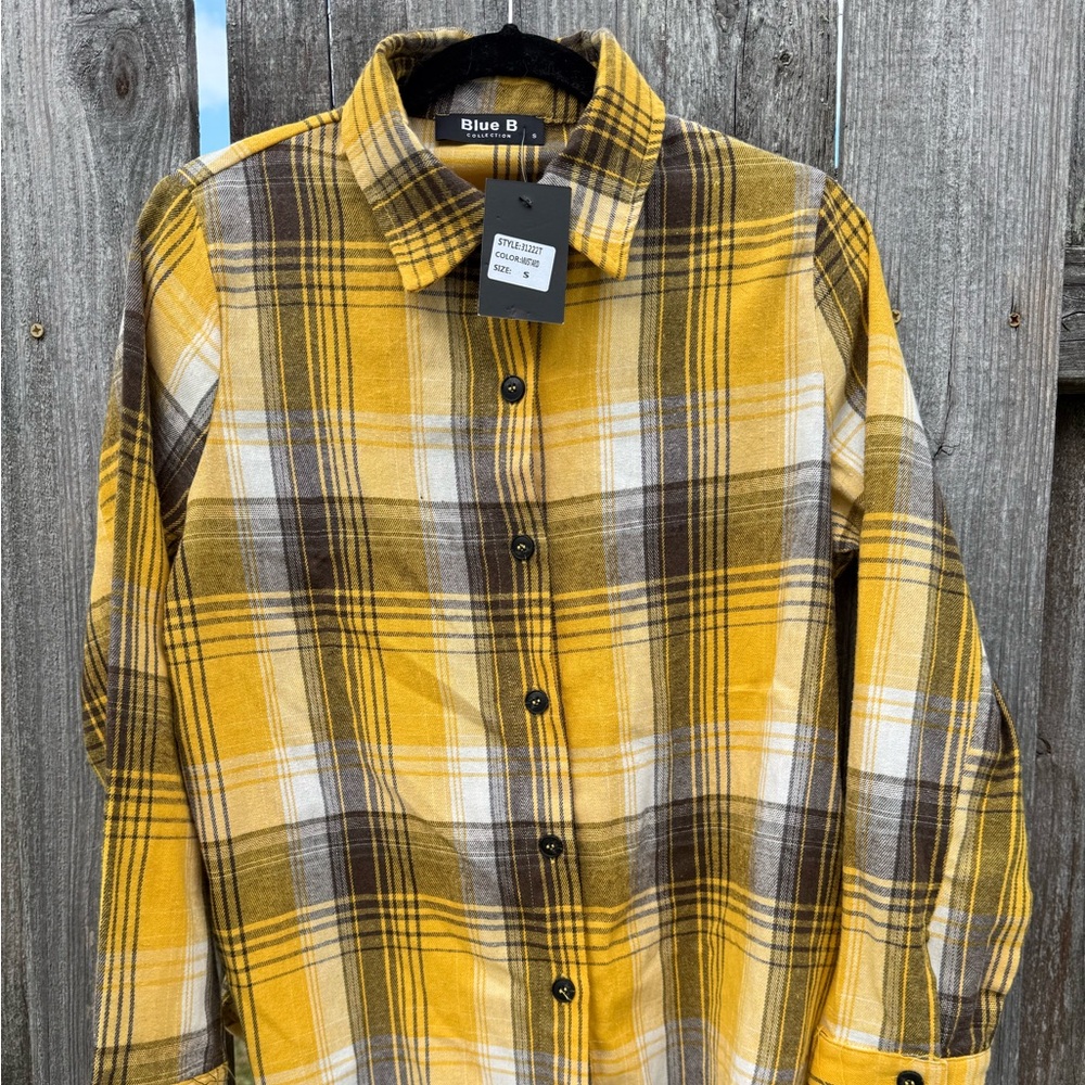Yellow plaid shacket or shirt with pockets